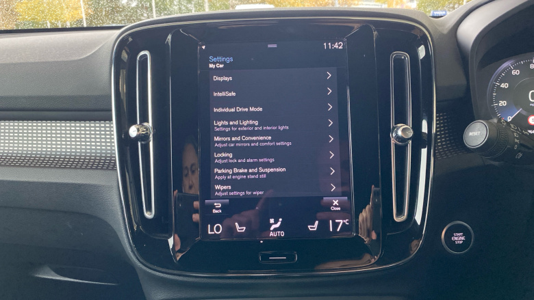 Volvo Xc40 2.0 B4P R DESIGN Pro 5dr Auto [7 speed] Petrol Estate